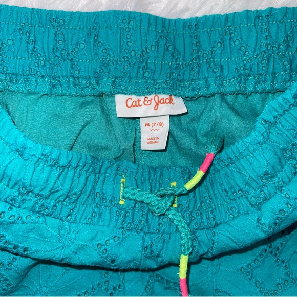 Cat & Jack Girls Blue Floral Eyelet Drawstring Shorts Sz M (7/8) - Picture 2 of 2